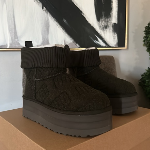 Ugg forest Felted boots nwt - Picture 3 of 7